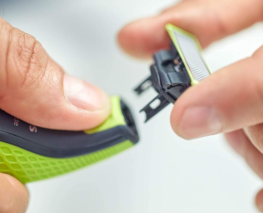 This image has an empty alt attribute; its file name is philips-oneblade-qp220-50-000f.jpg